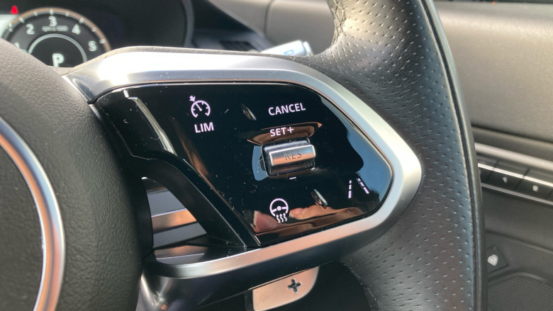 Jaguar E-Pace 1.5 P300e R-Dynamic SE 5dr Auto Estate